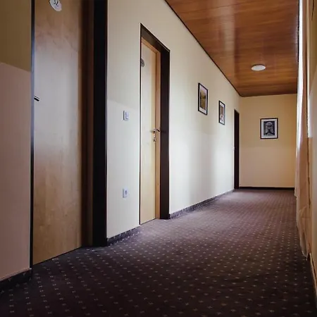 Drei Kreuz Hotel 3*