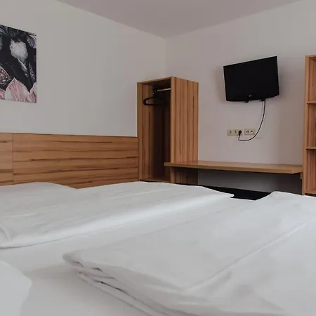 Hotel Drei Kreuz 3*