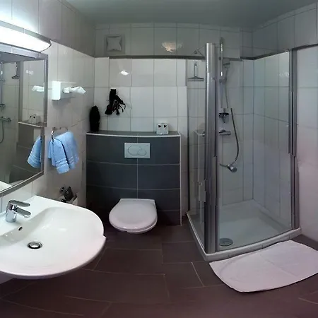 Drei Kreuz Hotel 3*