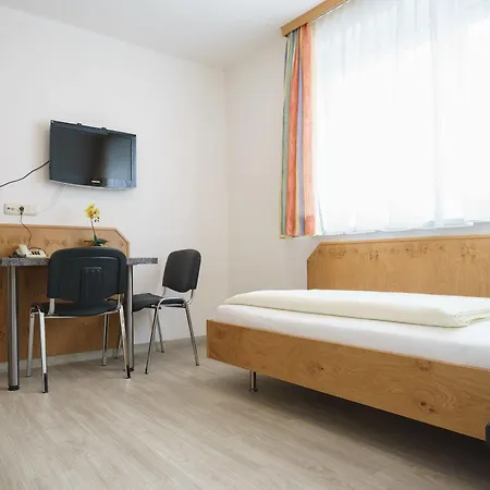Hotel Drei Kreuz 3*