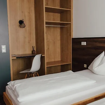 Drei Kreuz - Self Check In 3*